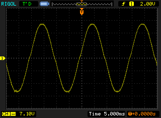sine_con_1_7A_di_carico_resistivo_in_uscita.bmp